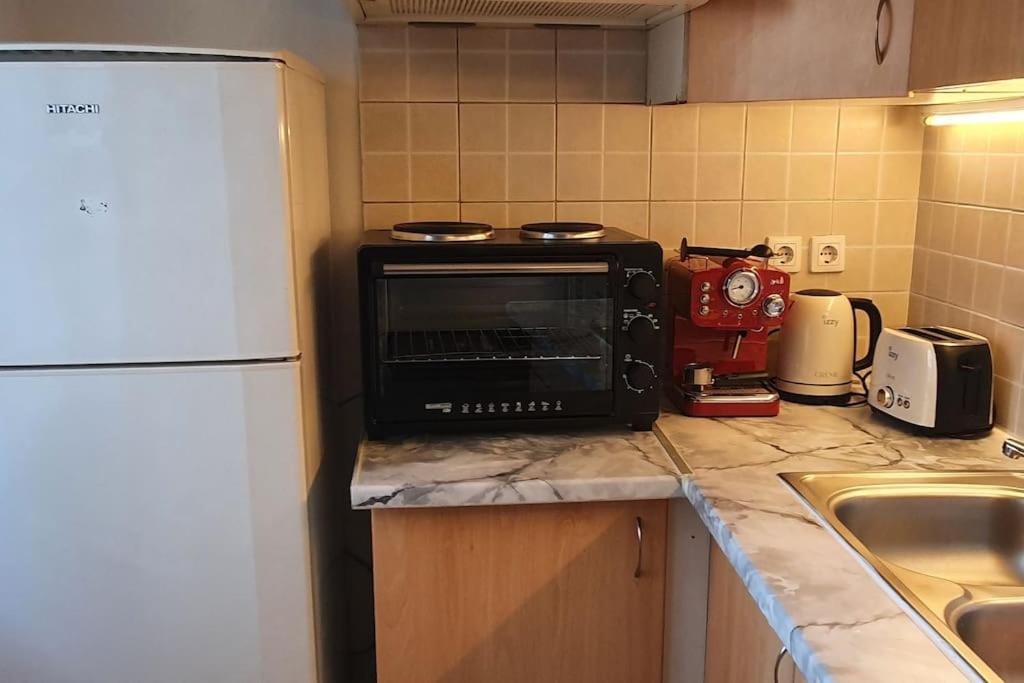 Spacious Beauty In Athens, 55M2, Metro 7' Екстериор снимка